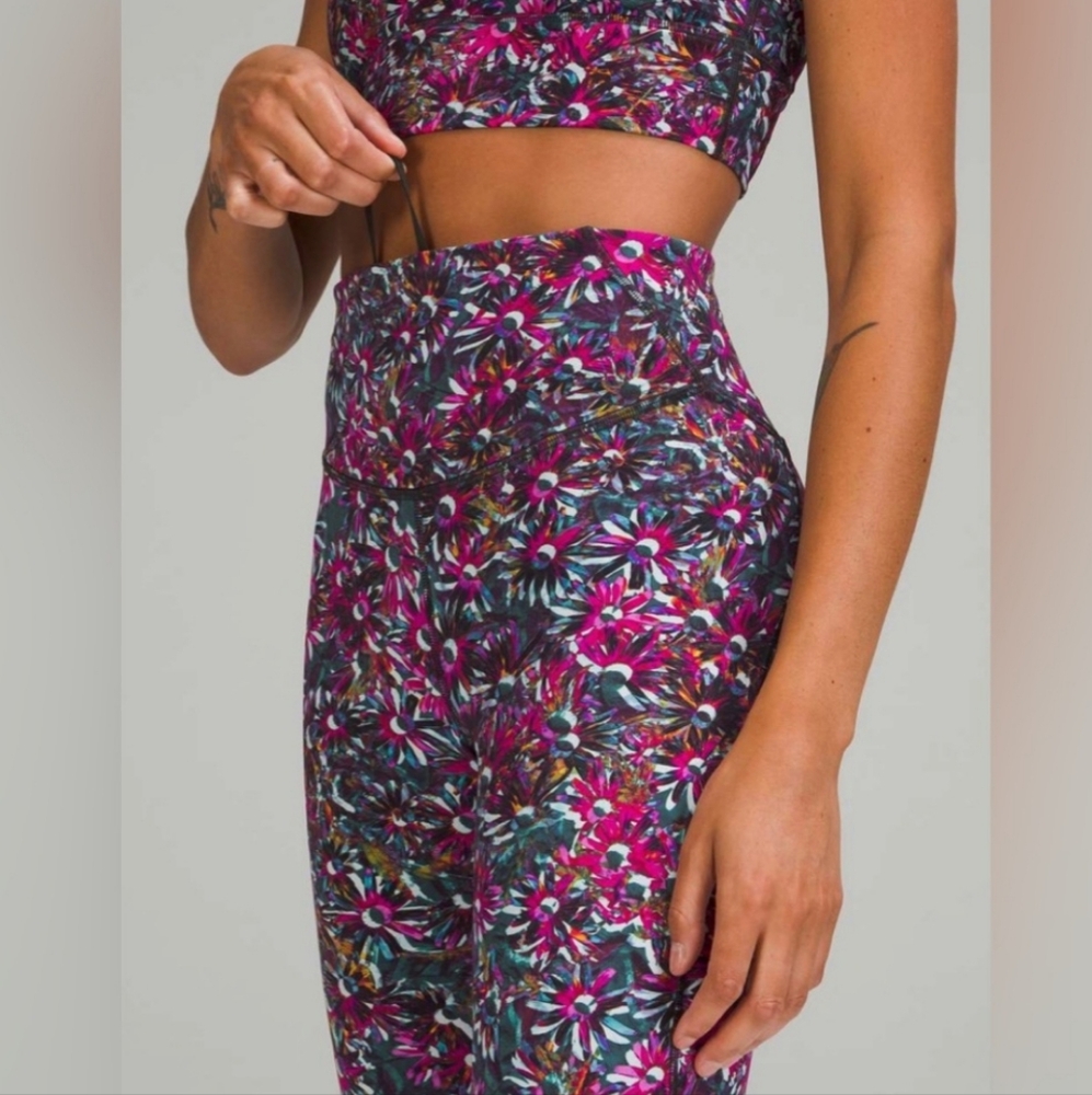Lululemon High Rise Running Tight Floral Electric Base Pace Size 20 Plus Legging